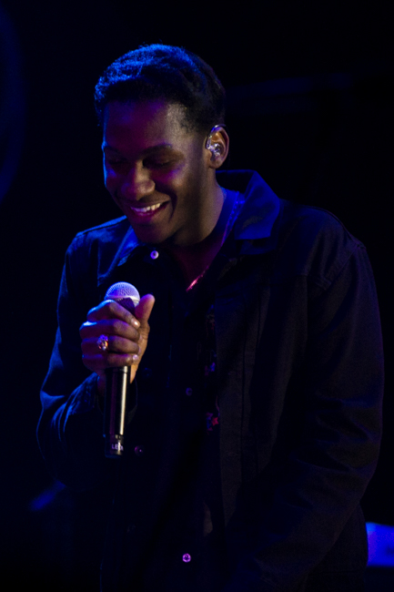 Leon Bridges, Edgefield Amphitheater, photo by Dune Stewart