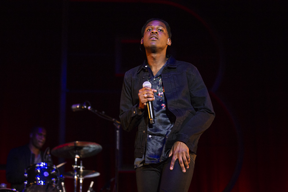 Leon Bridges, Edgefield Amphitheater, photo by Dune Stewart