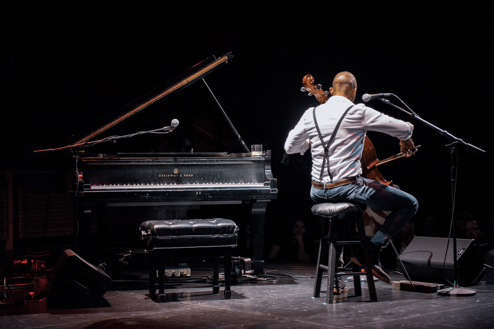 Gabriel Royal, Winningstad Theatre, photo by Ignacio Quintana