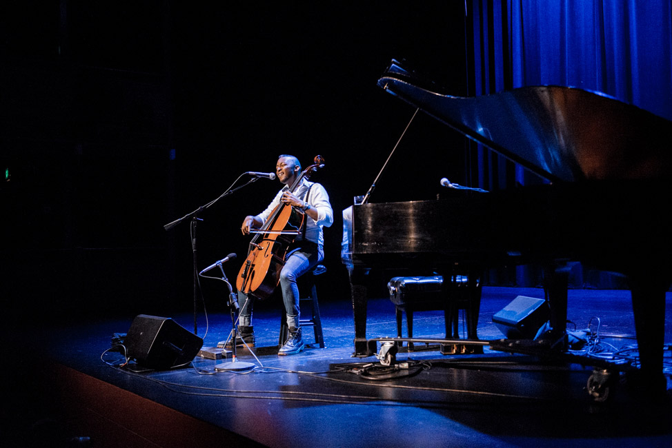 Gabriel Royal, Winningstad Theatre, photo by Ignacio Quintana