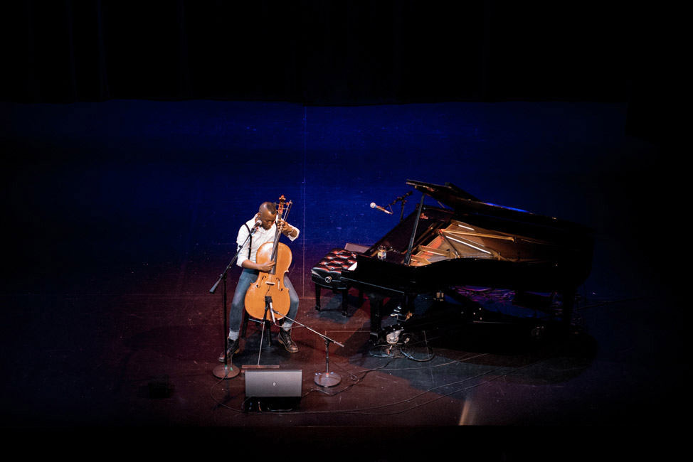 Gabriel Royal, Winningstad Theatre, photo by Ignacio Quintana