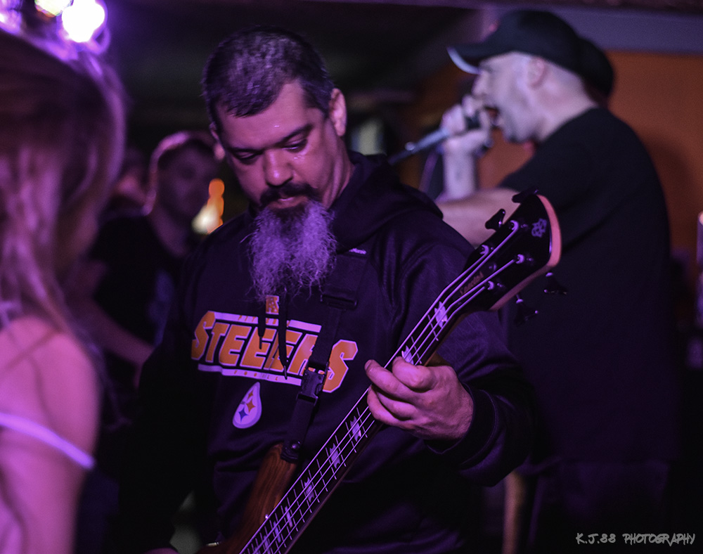 Proven, Eastside Bar and Grill, photo by Kevin Pettigrew