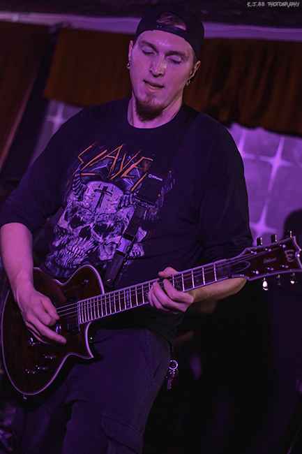 Proven, Eastside Bar and Grill, photo by Kevin Pettigrew