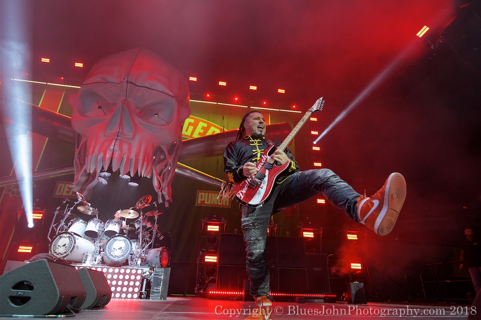 Five Finger Death Punch, Veterans Memorial Coliseum, photo by John Alcala