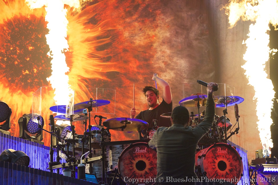 Breaking Benjamin, Veterans Memorial Coliseum, photo by John Alcala