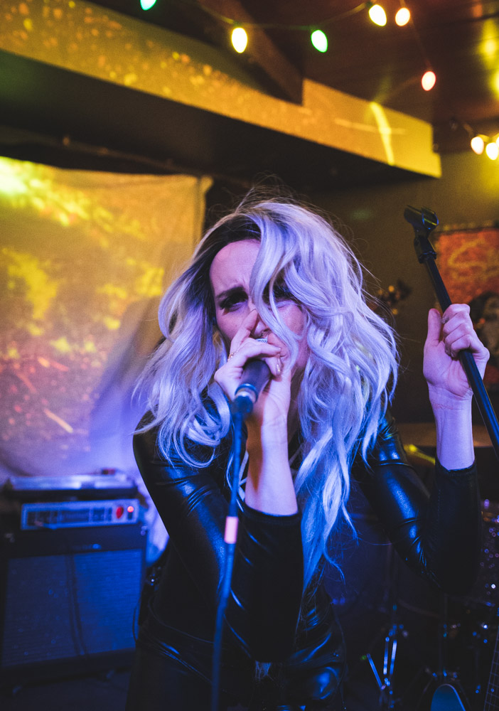 Sarah Wild, Starday Tavern, photo by Joe Bitters