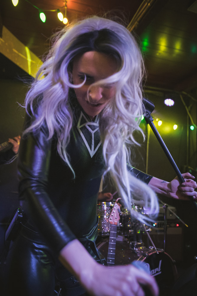 Sarah Wild, Starday Tavern, photo by Joe Bitters