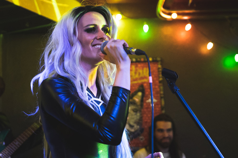 Sarah Wild, Starday Tavern, photo by Joe Bitters