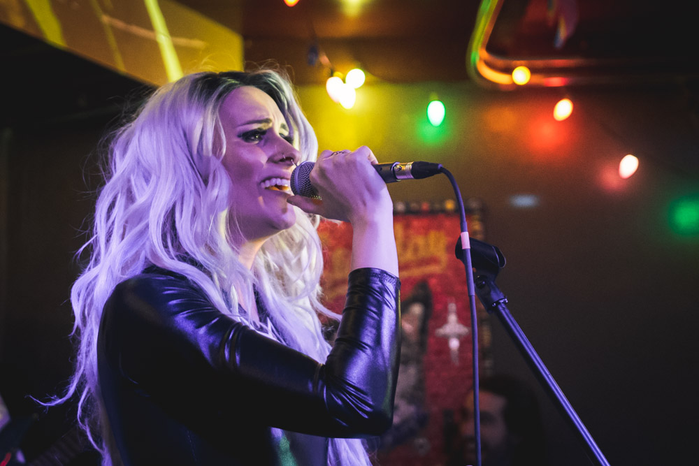 Sarah Wild, Starday Tavern, photo by Joe Bitters