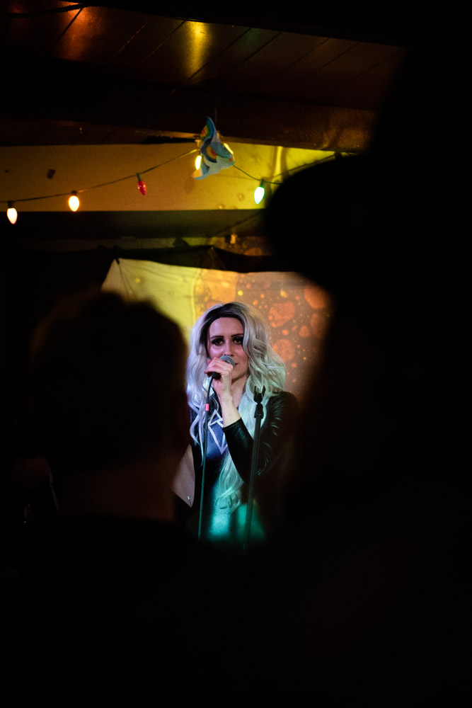 Sarah Wild, Starday Tavern, photo by Joe Bitters