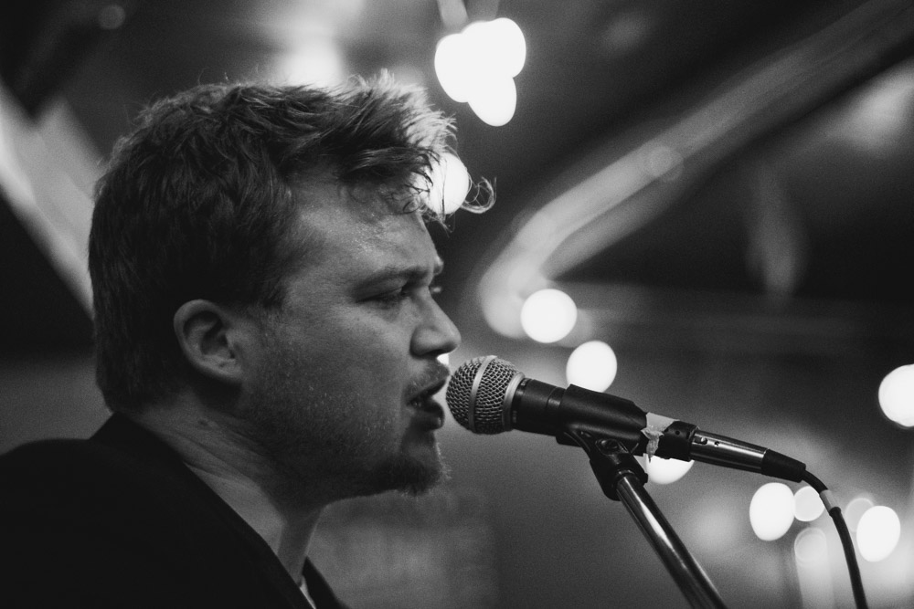 Sarah Wild, Starday Tavern, photo by Joe Bitters