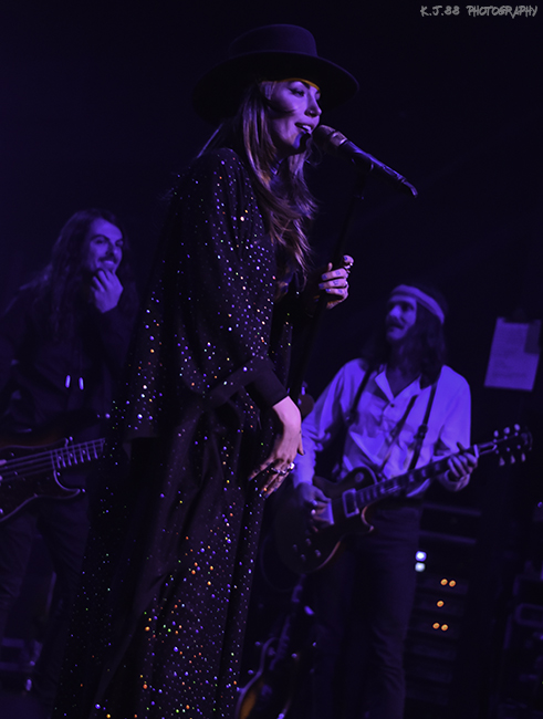 Dorothy, Hawthorne Theatre, photo by Kevin Pettigrew