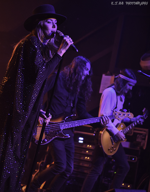 Dorothy, Hawthorne Theatre, photo by Kevin Pettigrew