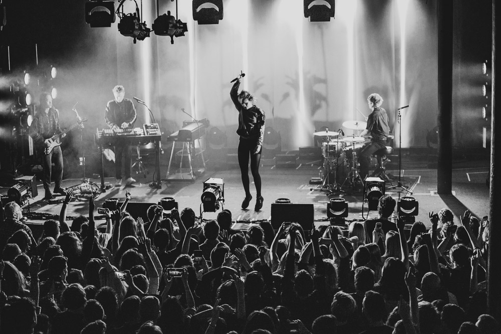 MØ, Roseland Theater, photo by Tojo Andrianarivo