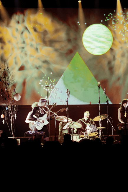 Y La Bamba, Revolution Hall, photo by Ignacio Quintana