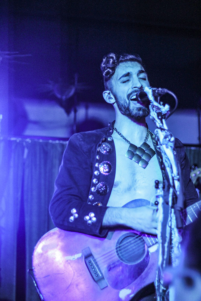 Magic Giant, Lola's Room, photo by Emma Davis