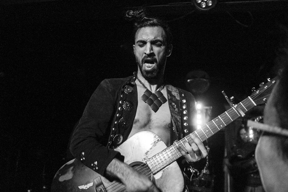 Magic Giant, Lola's Room, photo by Emma Davis