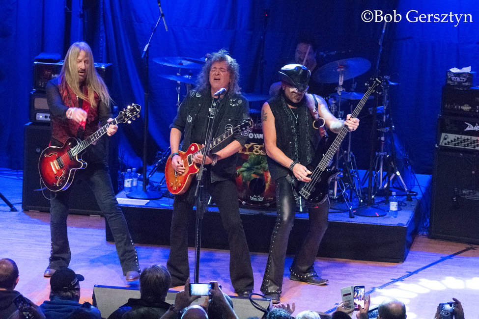 Y&T, Aladdin Theater, photo by Bob Gersztyn