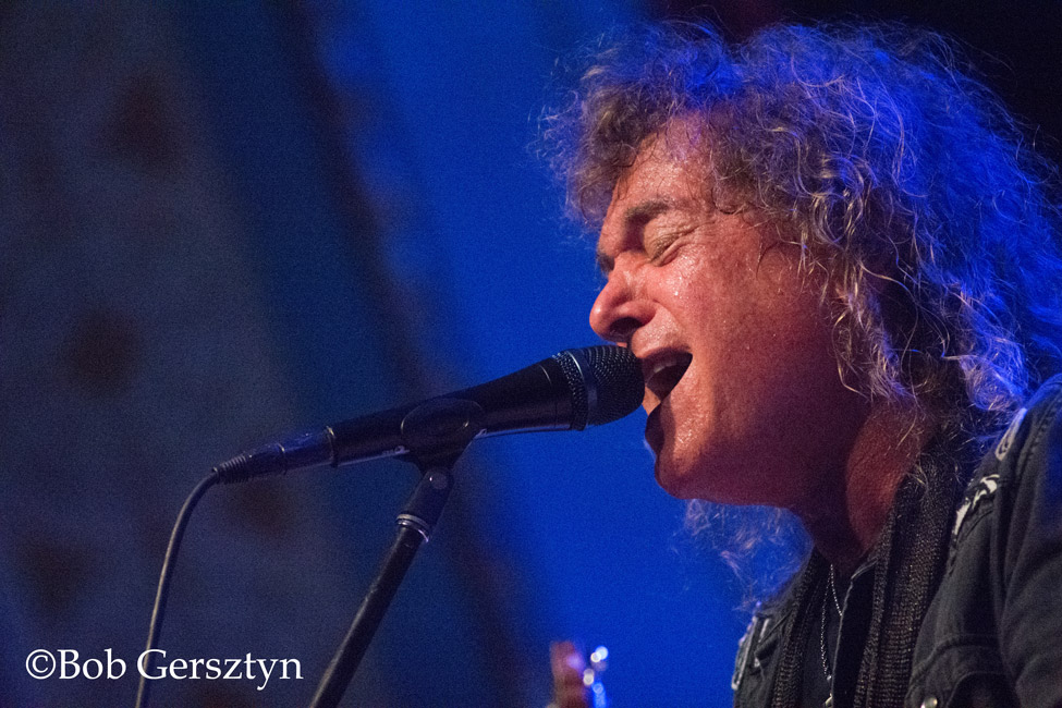 Y&T, Aladdin Theater, photo by Bob Gersztyn