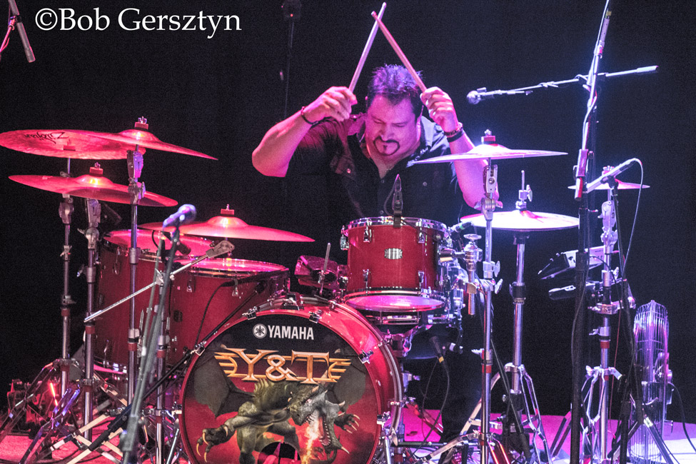 Y&T, Aladdin Theater, photo by Bob Gersztyn
