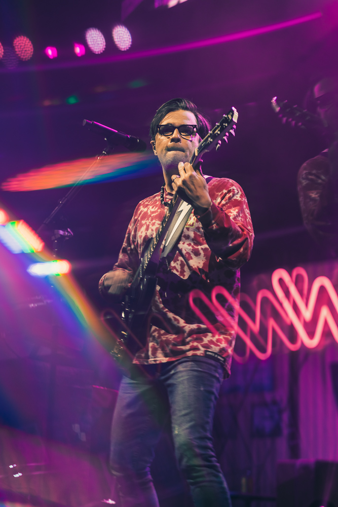 Weezer, Moda Center, photo by Andrew Wallner