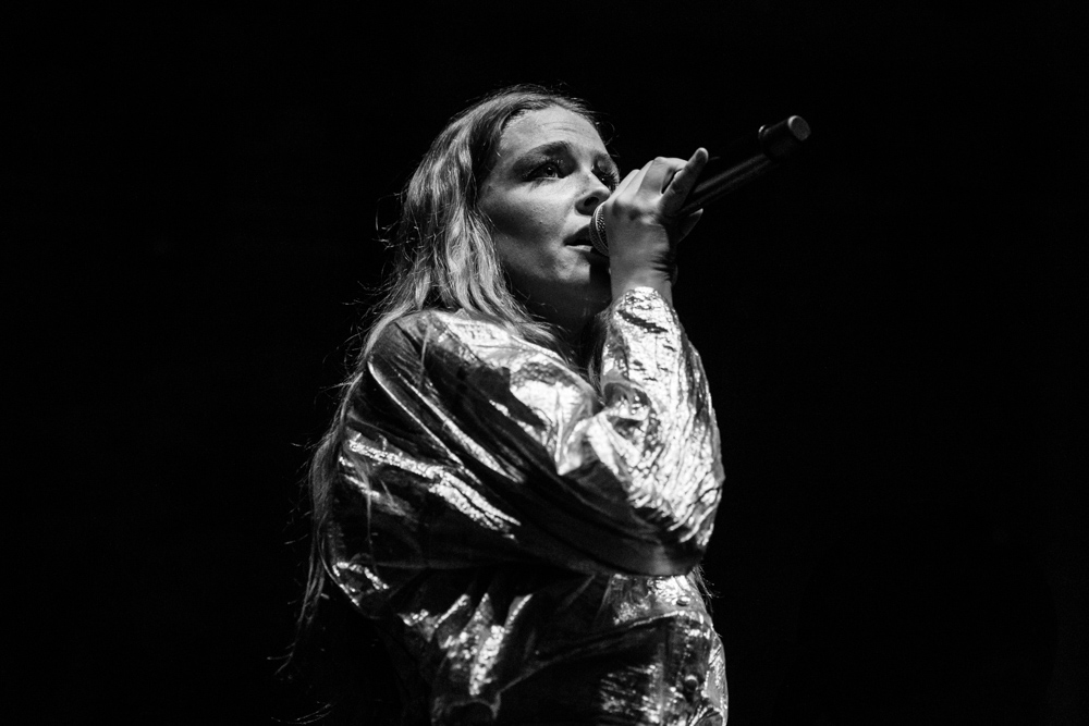 Maggie Rogers, Crystal Ballroom, photo by Sydnie Kobza