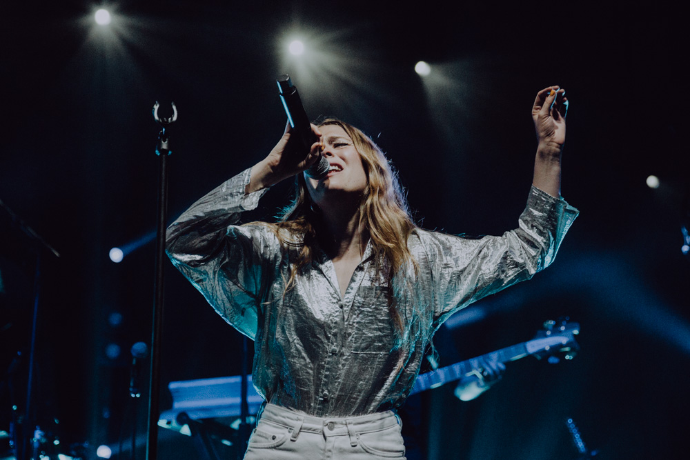 Maggie Rogers, Crystal Ballroom, photo by Sydnie Kobza