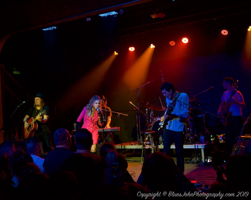 Haley Reinhart, Hawthorne Theatre, photo by John Alcala