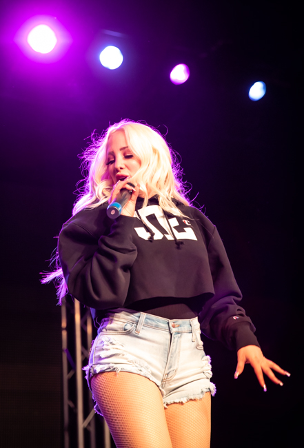James Elizabeth, Roseland Theater, photo by Sal Barragan