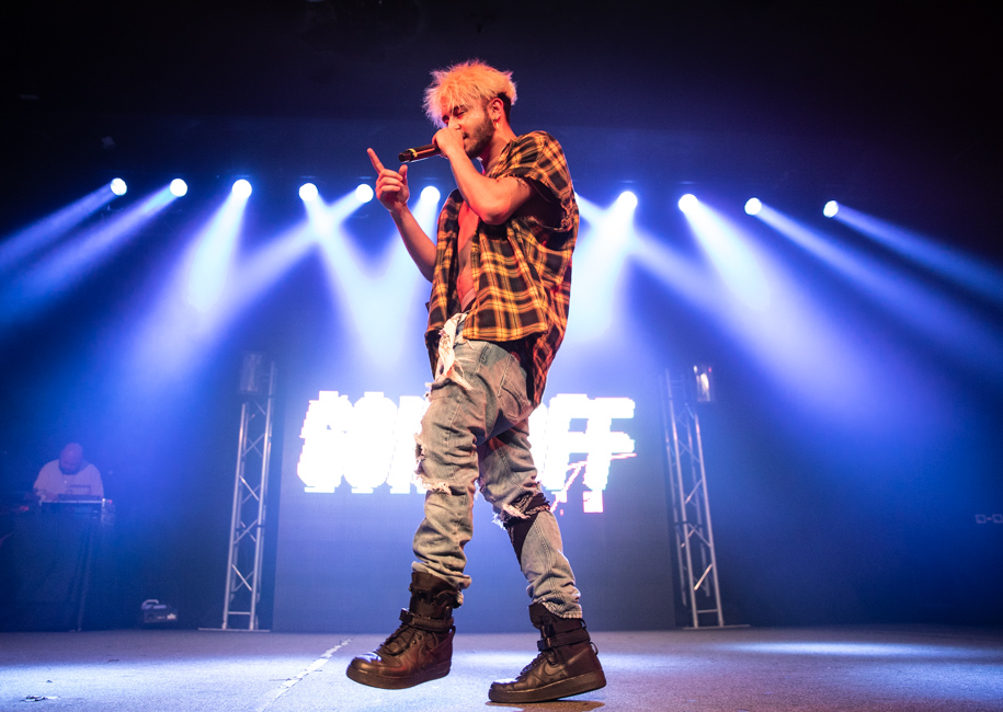 Jandro, Roseland Theater, photo by Sal Barragan