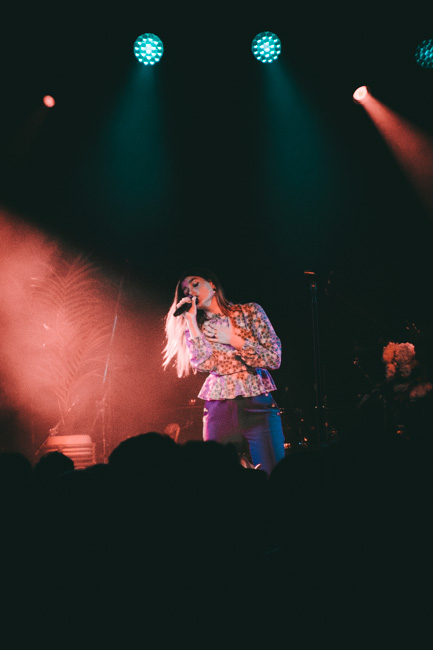 LÉON, Wonder Ballroom, photo by Jackson Pickard