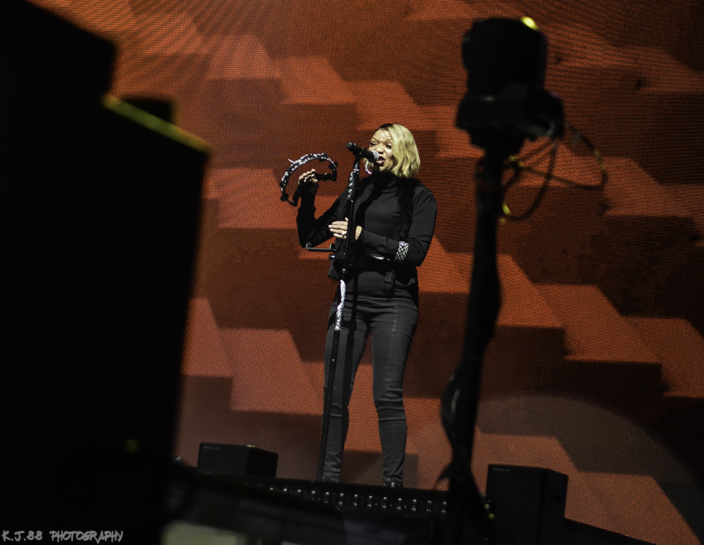 Train, Sunlight Supply Amphitheater, photo by Kevin Pettigrew