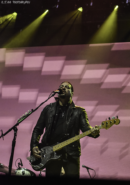 Train, Sunlight Supply Amphitheater, photo by Kevin Pettigrew