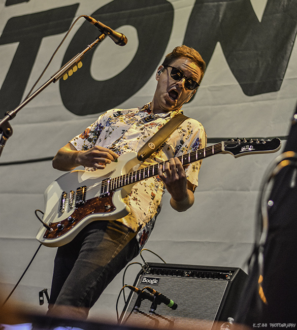 Allen Stone, Sunlight Supply Amphitheater, photo by Kevin Pettigrew