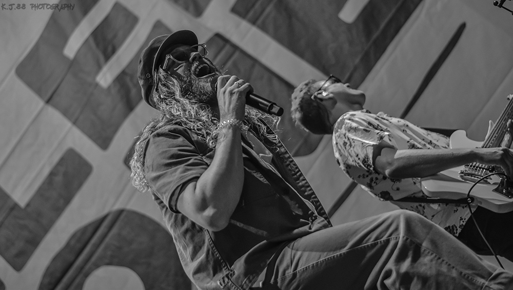 Allen Stone, Sunlight Supply Amphitheater, photo by Kevin Pettigrew