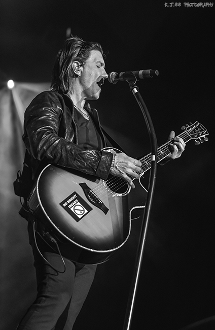 Goo Goo Dolls, Sunlight Supply Amphitheater, photo by Kevin Pettigrew