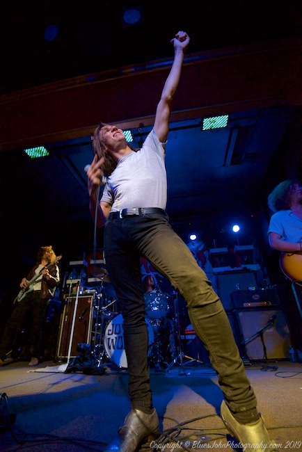 Joyous Wolf, Hawthorne Theatre, photo by John Alcala