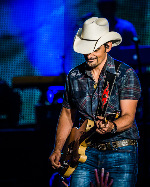 Brad Paisley, Sunlight Supply Amphitheater, photo by Miguel Padilla