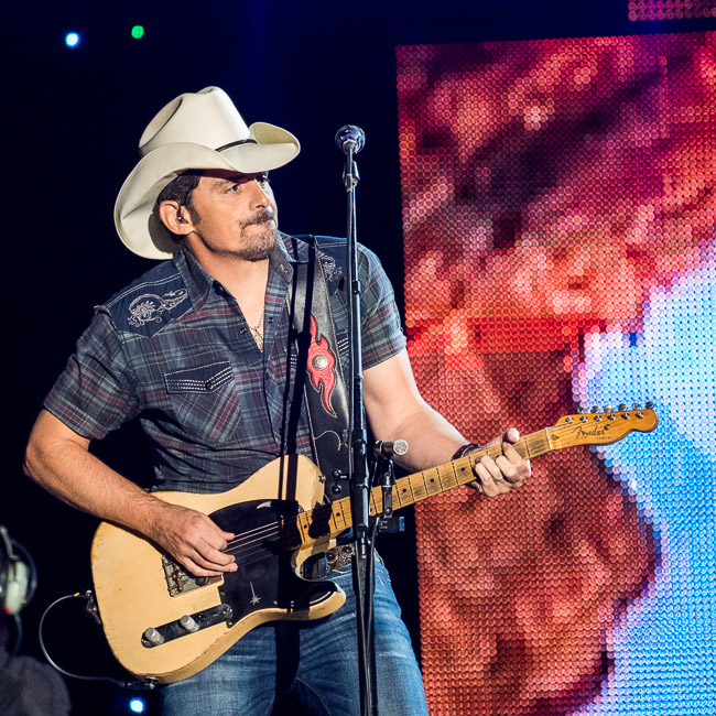 Brad Paisley, Sunlight Supply Amphitheater, photo by Miguel Padilla