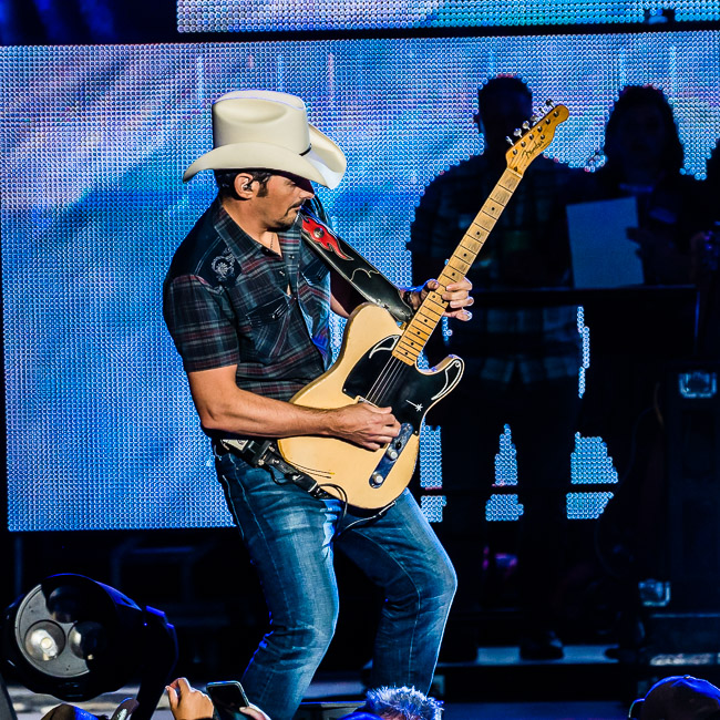 Brad Paisley, Sunlight Supply Amphitheater, photo by Miguel Padilla