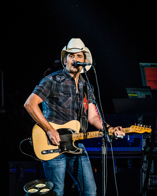 Brad Paisley, Sunlight Supply Amphitheater, photo by Miguel Padilla