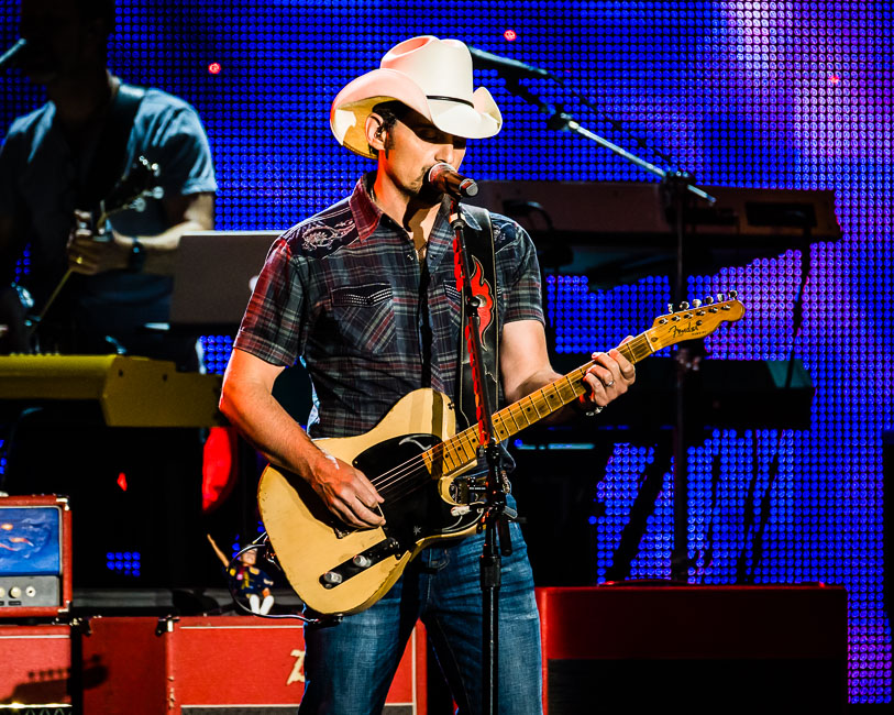 Brad Paisley, Sunlight Supply Amphitheater, photo by Miguel Padilla
