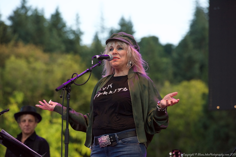 Lucinda Williams, Oregon Zoo Amphitheatre, photo by John Alcala