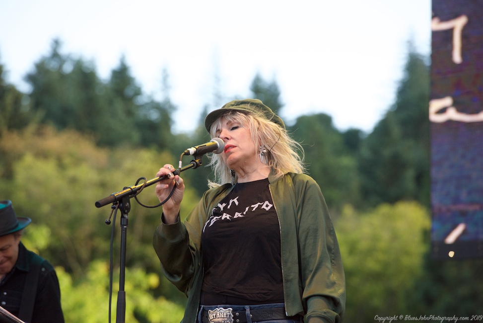 Lucinda Williams, Oregon Zoo Amphitheatre, photo by John Alcala
