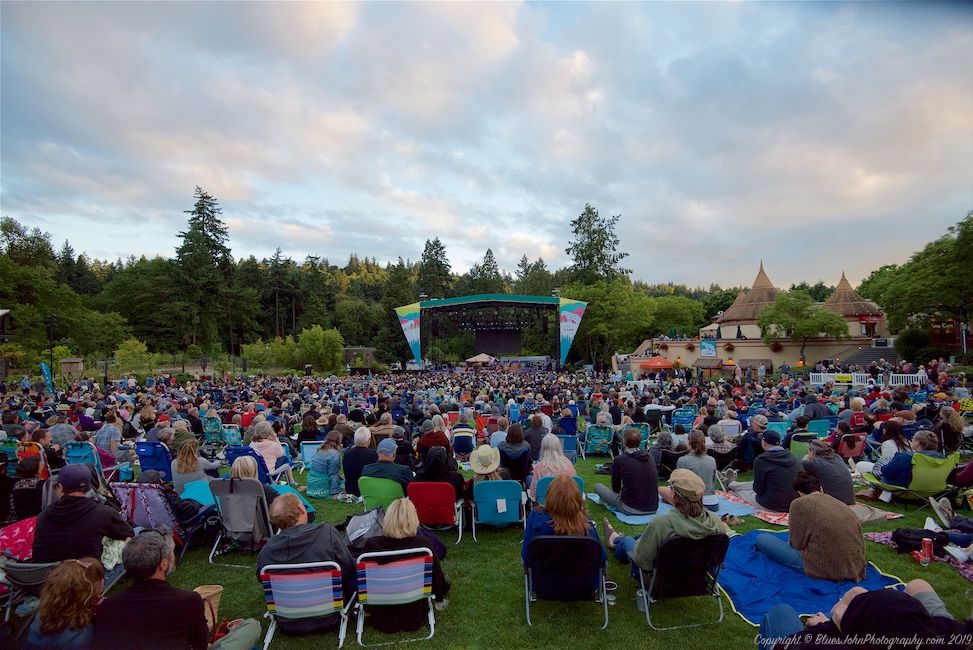 Lucinda Williams, Oregon Zoo Amphitheatre, photo by John Alcala
