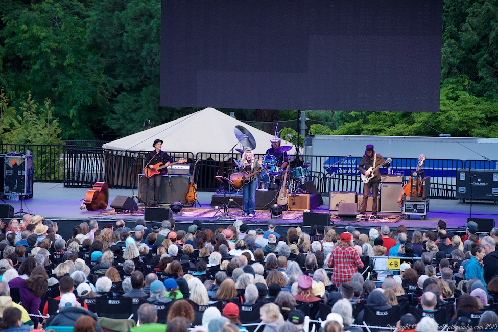 Lucinda Williams, Oregon Zoo Amphitheatre, photo by John Alcala