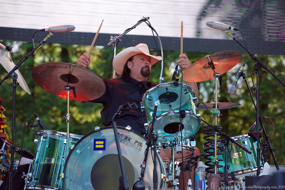 Lucinda Williams, Oregon Zoo Amphitheatre, photo by John Alcala