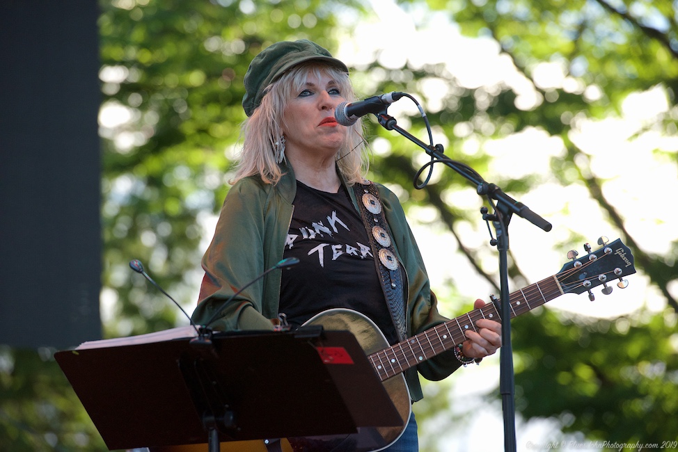 Lucinda Williams, Oregon Zoo Amphitheatre, photo by John Alcala