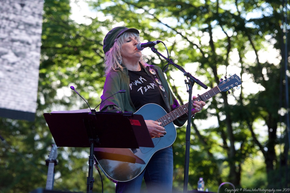 Lucinda Williams, Oregon Zoo Amphitheatre, photo by John Alcala