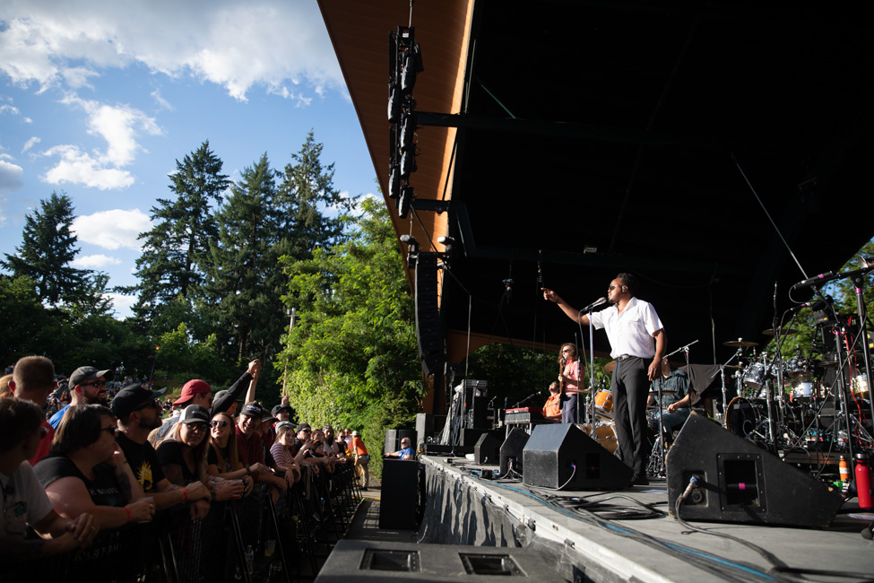 Durand Jones & The Indications, Cuthbert Amphitheater, photo by Sal Barragan